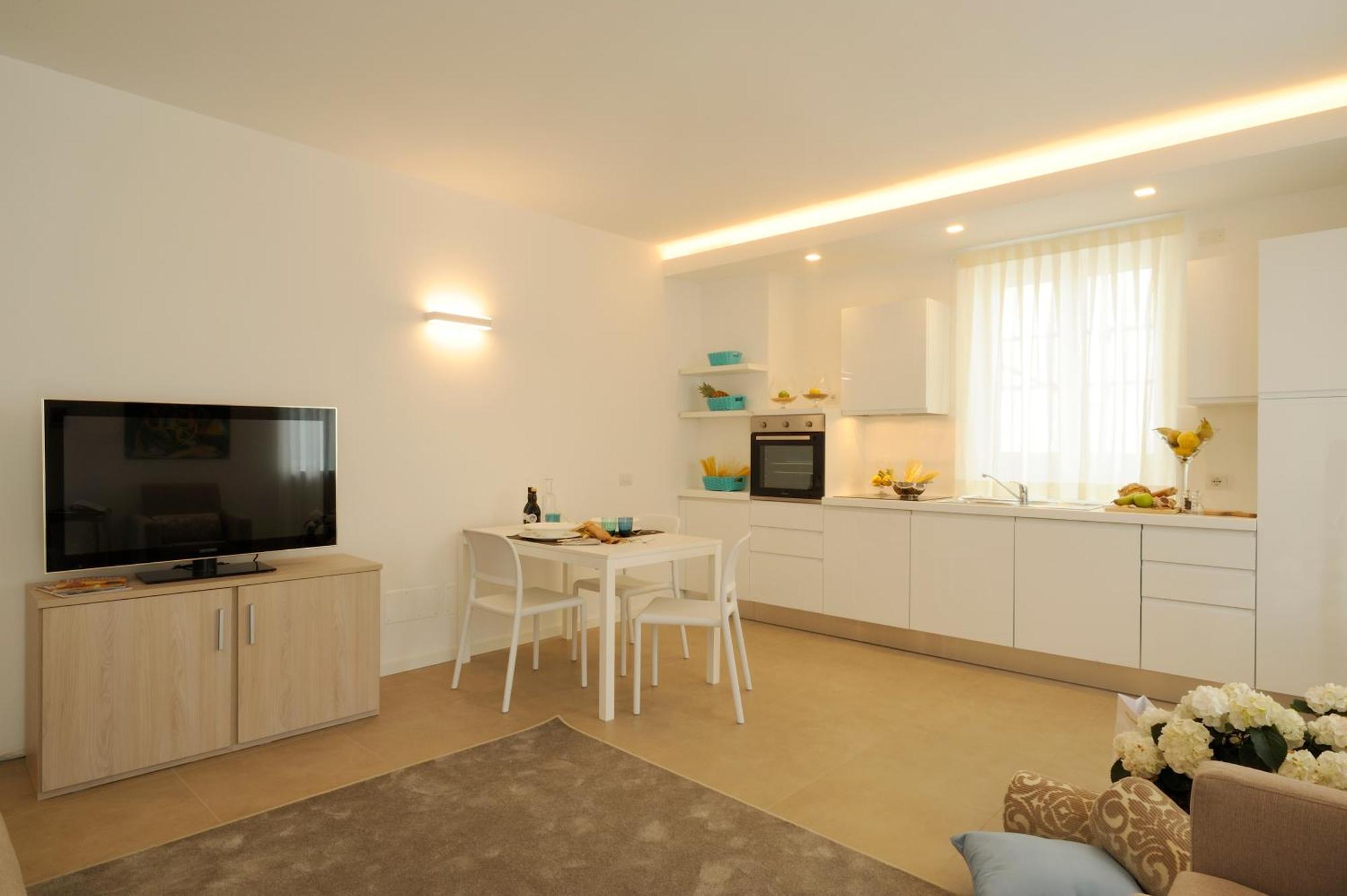 Residence San Marco Suites&Apartments Алассио Экстерьер фото