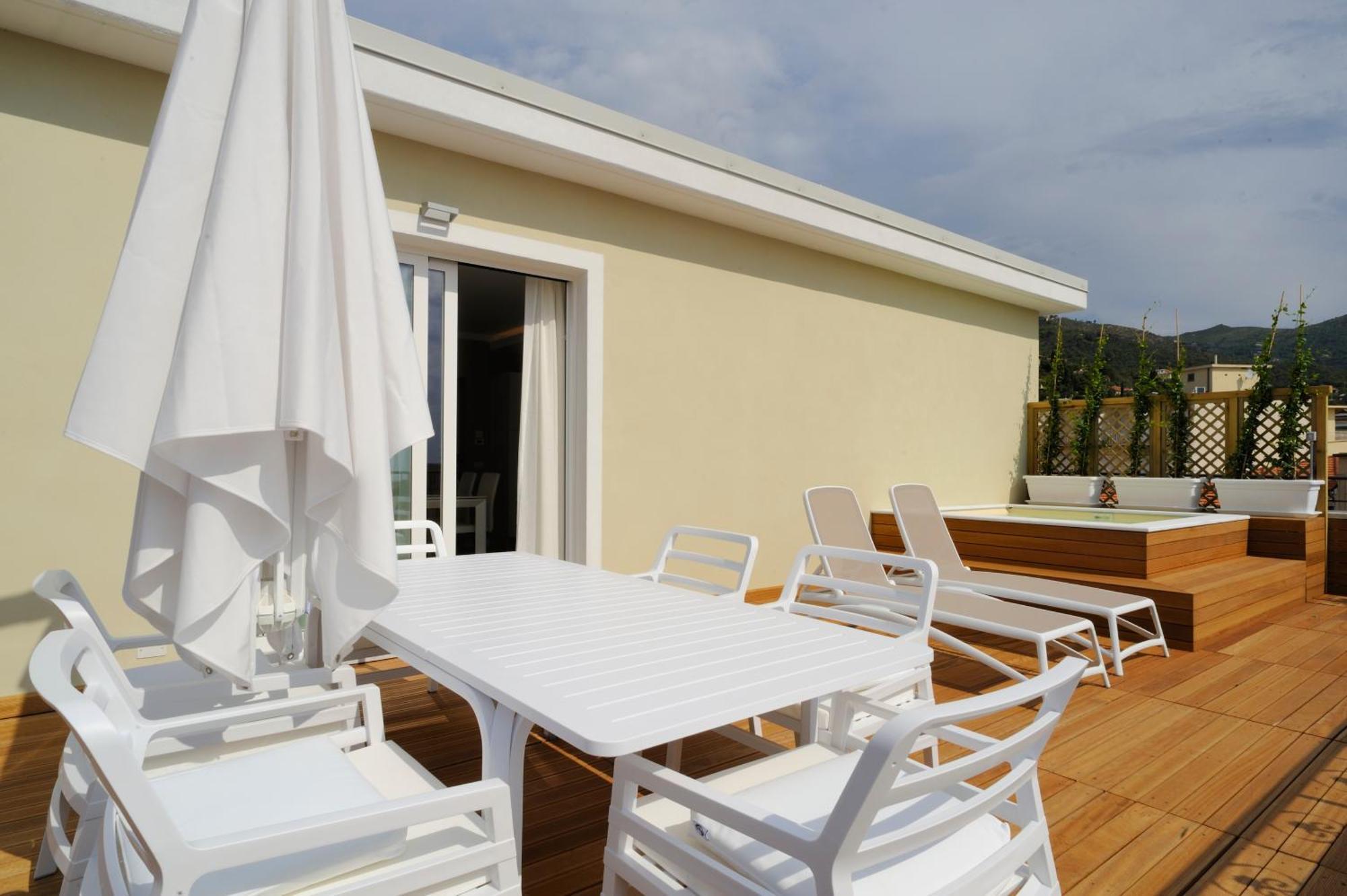 Residence San Marco Suites&Apartments Алассио Номер фото