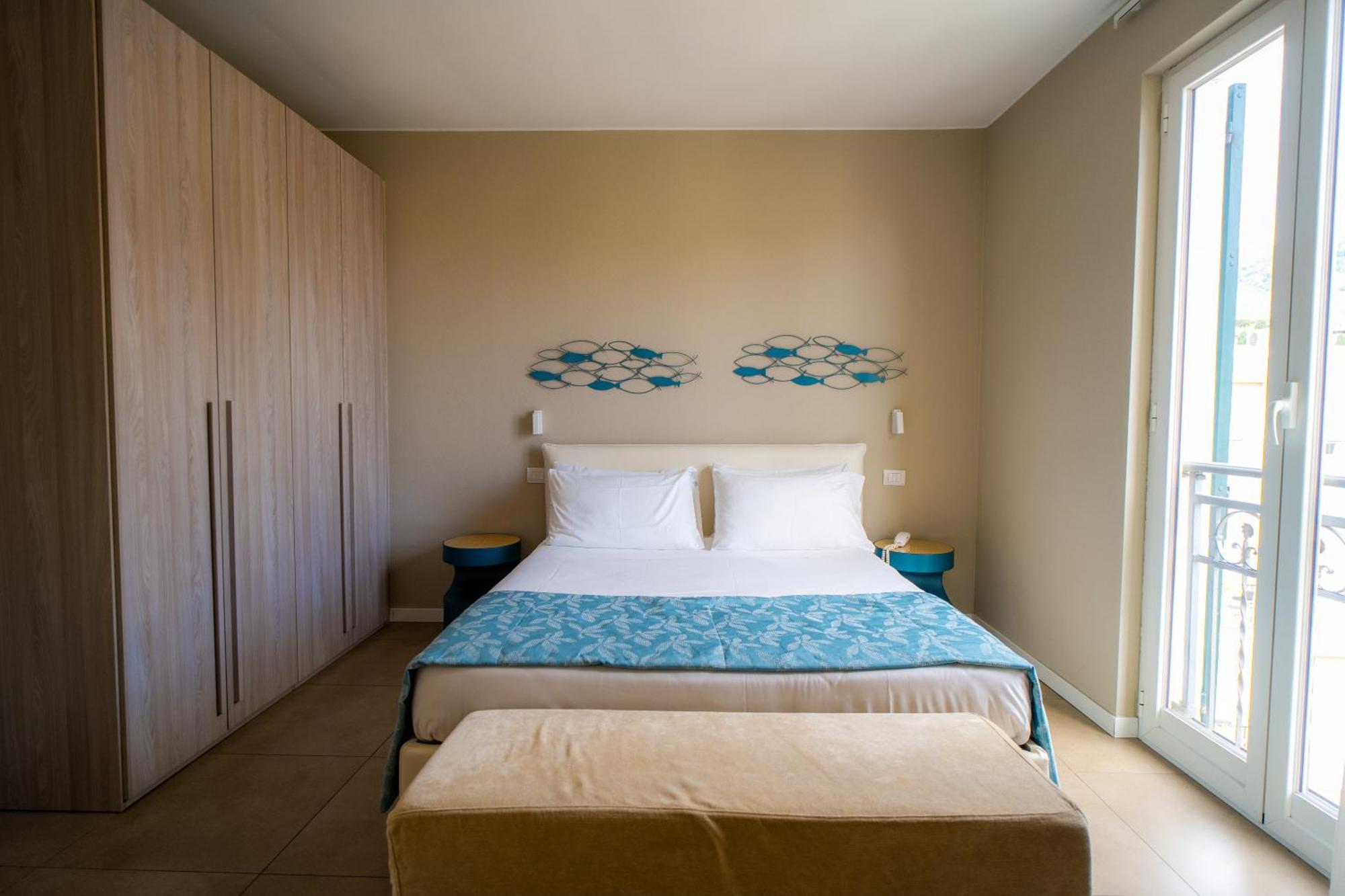 Residence San Marco Suites&Apartments Алассио Экстерьер фото