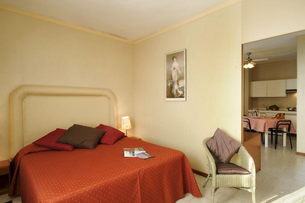 Residence San Marco Suites&Apartments Алассио Экстерьер фото